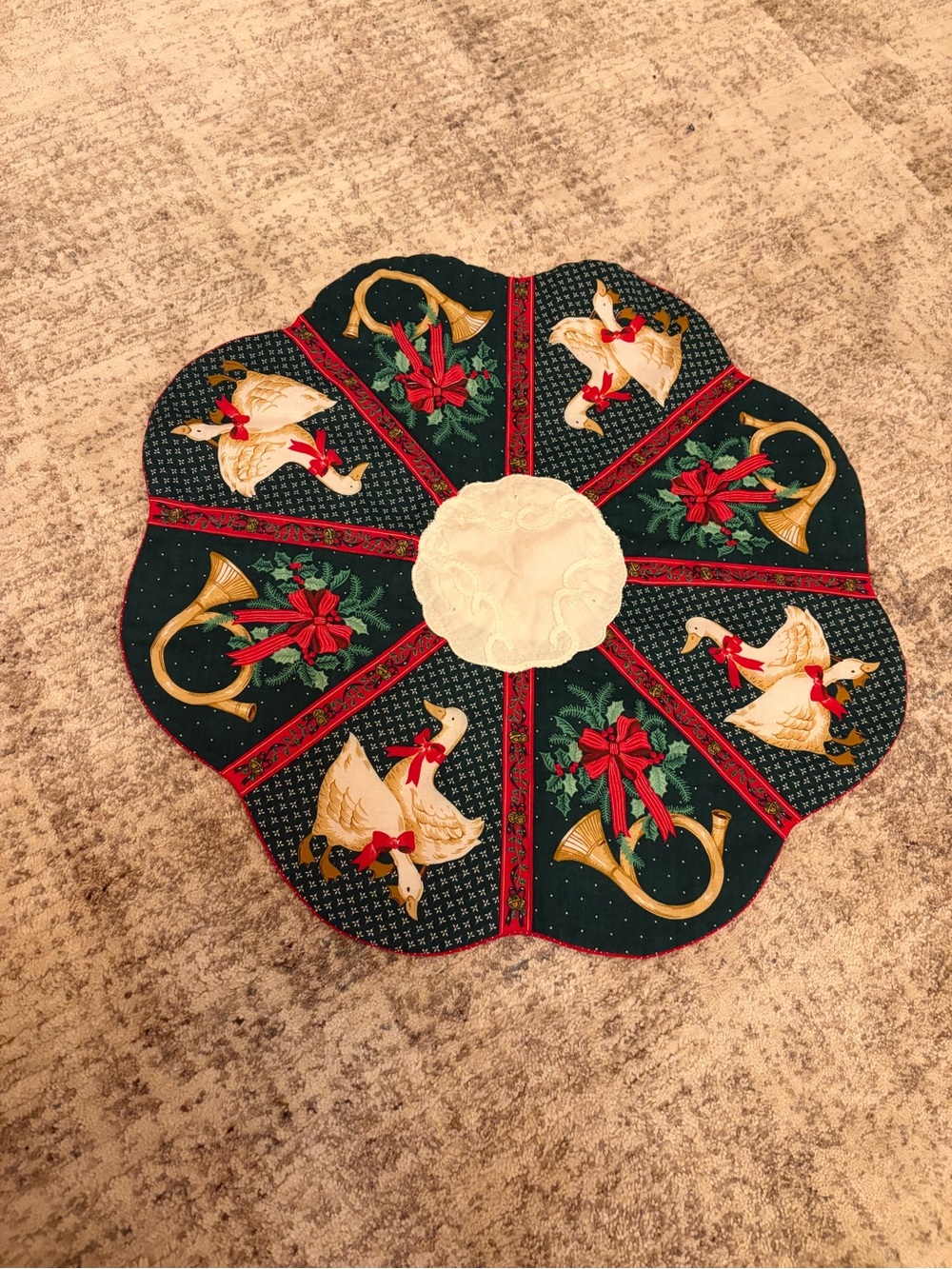 Vintage Christmas Goose Table Runner